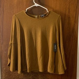 ⭐️Lord & Taylor Bell Sleeve Petite Sweater